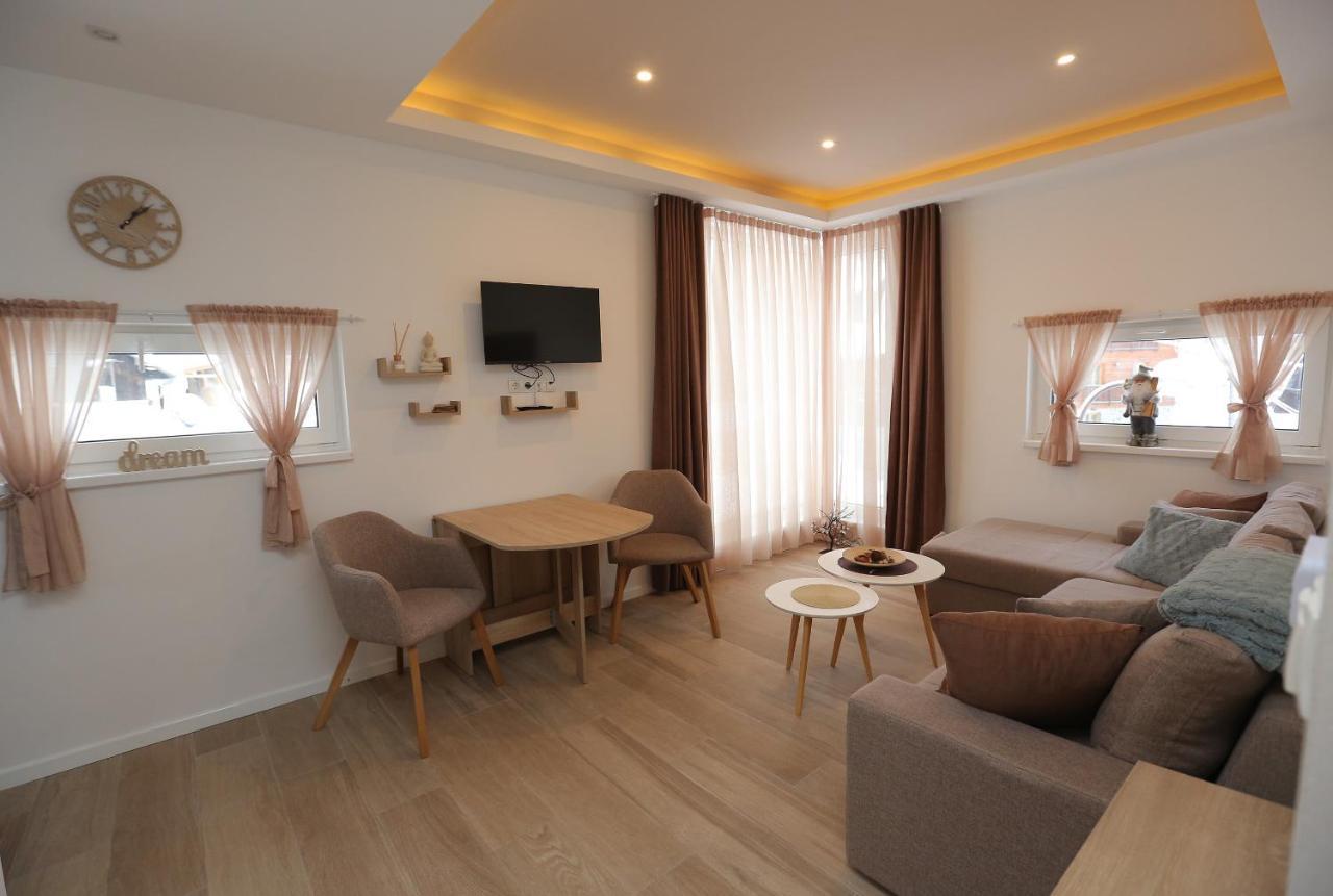 Nest Apartment Τζαχορίνα Εξωτερικό φωτογραφία